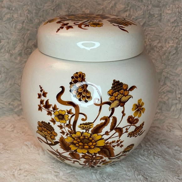 Vintage 1940’s Sadler England Ginger Jar With Golden Yellow and Brown Flowers - Picture 1 of 10